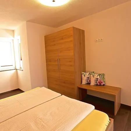 Living Apartment *