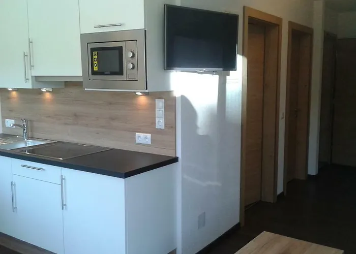 Living شقة لاديس